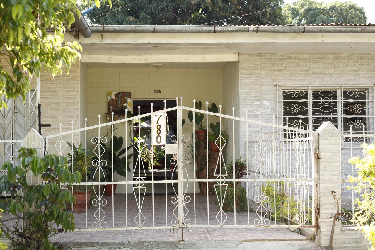 Backpacker Kitara House Hotel Tarapoto Exterior photo